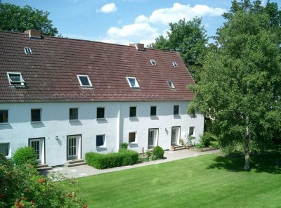 Bezugsfreie und lichtdurchflutete 2-Zimmer-Wohnung mit eigenem PKW-Stellplatz