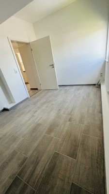 Geschmackvolle 3-Zimmer-DG-Wohnung mit gehobener Innenausstattung in Baunatal