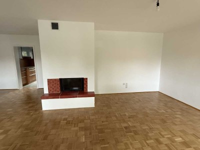 Schöne Wohnung in renoviertem Haus mit großen Garten