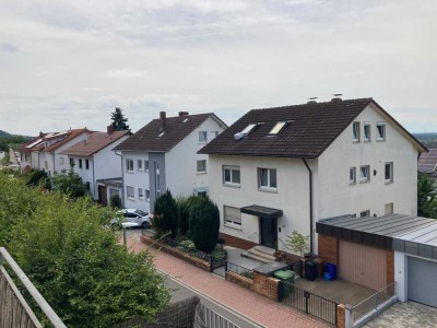 Komplett renovierte 3-Zimmer Wohnung mit Balkon in Leimen