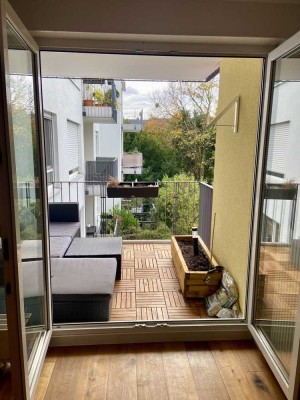 Helle und ruhige 2 Zimmerwohnung mit Balkon - Befristet & möbliert