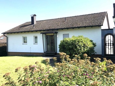Schönes EFH mit großem Garten in ruhiger Lage