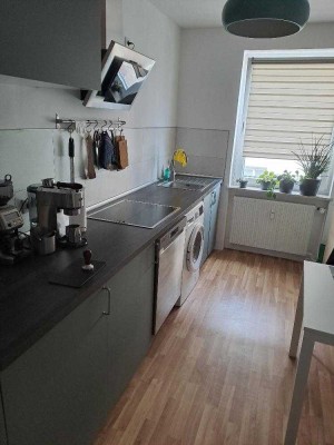Schöne Wohnung in zentraler Lage! Tolle Küche kann vom Vormieter übernommen werden!