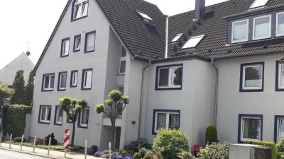 Helle 2 Zi Wohnung mit Balkon