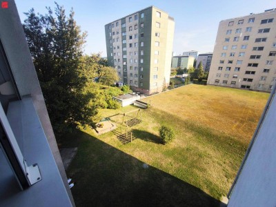 Platz für Familienglück: Stylische 4-Zimmer-Wohnung mit Spielplatzblick wartet auf euch!