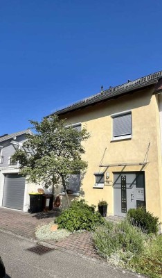 Großes Reihenendhaus mit Garten