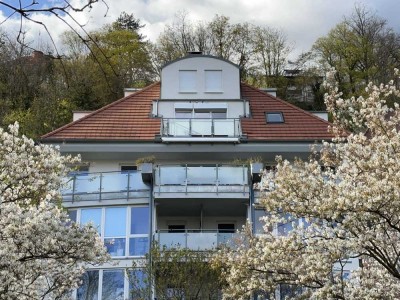 Schicke Single-Wohnung in zentraler Lage, inkl. TG-Stellplatz, Aufzug, Balkon, EBK & Tageslichtbad.