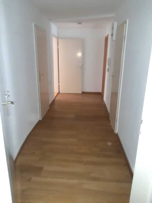 Schöne 4 Zimmer Wohnung in Aue zu vermieten