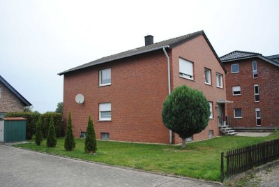 2-FH mit Mietsteigerungsmöglichkeiten und 2 Garagen
