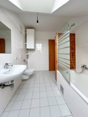 SOMMERAKTION 2 MONATE MIETFREI - 2 ZIMMER WOHNUNG DIREKT IM ORT