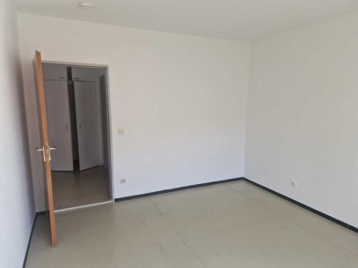 Freundliche 2-Zimmer-Wohnung mit Balkon in Waldkraiburg