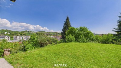 Traumhafte Haushälfte mit Fernblick, großem Garten und exklusiver Ausstattung