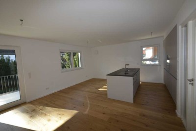 Hochwertige, ruhig gelegene 2 Zimmer Wohnung mit Balkon zu vermieten