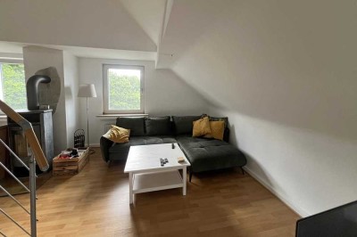 Gemütlich unterm Dach! Schnuckelige 2½-R.-Whg. mit Kaminofen (ohne Balkon) in Rüttenscheid