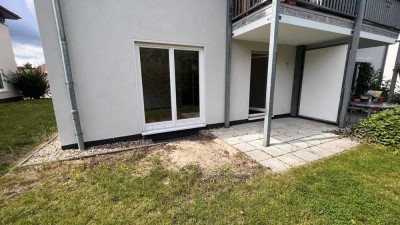 Grüne Idylle am Stadtrand! Terrasse, Stellplatz, Tageslichtbad mit Badewanne und Blick ins Grüne!