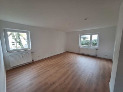 Kleine 3 Zimmer Wohnung mit Gartennutzung, frisch renoviert