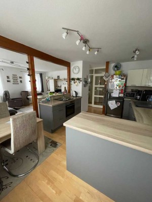 Ruhige 3,5 Zi Wohnung in Regglisweiler