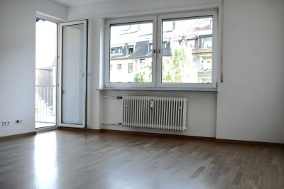 Helle und großzügige 4 ZKB-Wohnung mit 110qm im 1. OG in Mannheim Neuostheim