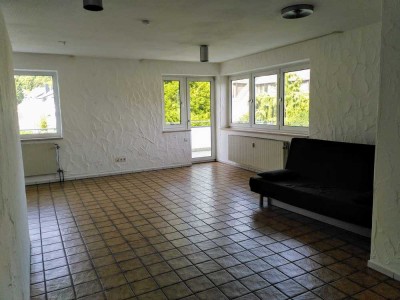 Helle 1-Zimmer-Wohnung mit roßem Balkon und Einbauküche
