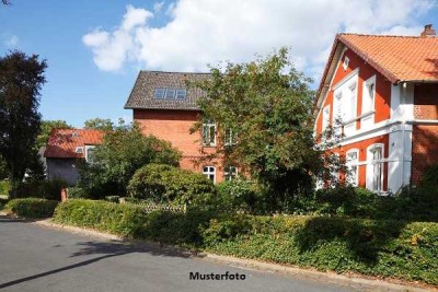 Einfamilienhaus mit Schuppen