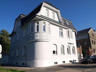 Wohnen im Altbaumaisonette-ideal für Bahnpendler(direkte Bahnhofsnähe) inkl. Garten + Stellplatz