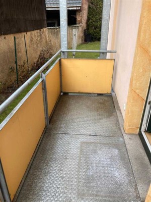 Großzügige 3-Zi. mit Lam., 2xBlk., Carport, Stellplatz und offener Küche in guter Lage!