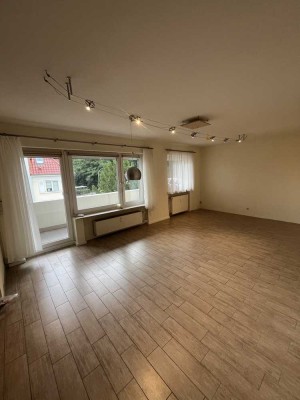 2 Zimmer Wohnung mit Balkon und Stellplatz zu verkaufen