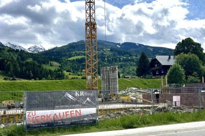 Grünes Wohnen: Hochwertige Holzbauwohung mit modernem Design.