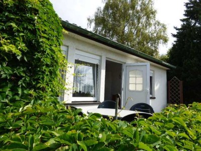 SOMMER-FERIENBUNGALOW AUF WUNDERSCHÖNEM GRUNDSTÜCK!