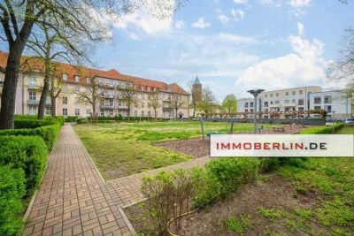 IMMOBERLIN.DE - Schöne Altbauwohnung mit Südbalkon, kleinem Garten & Pkw-Stellplatz