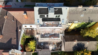 Stilvoll wohnen am Bernaschekplatz – 3-Zimmer-Gartenwohnung mit großzügiger Terrasse und Altbauflair