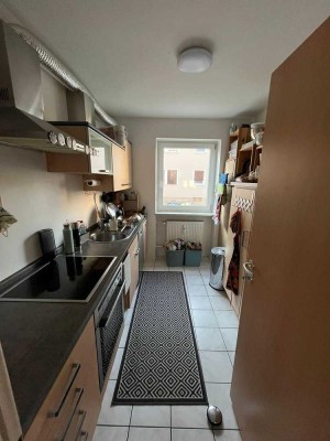 ruhige 2.5 Zimmer Wohnung, WG möglich! nähe Sparkassen Arena