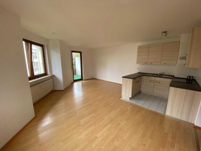 Schicke, helle 2-Zimmerwohnung m. EBK und Balkon in ruhiger Lage an EINZELPERSON