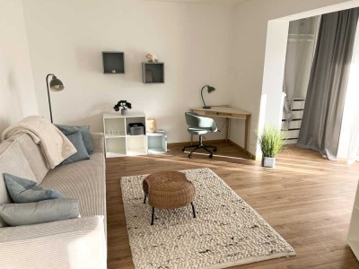 Erstbezug nach Modernisierung: Voll möbliertes  Apartment für Individualisten