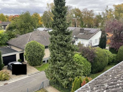 Gemütliche 3-Zimmer-Dachwohnung mit EBK, Bad mit Wanne & Dusche – nahe Feldrand