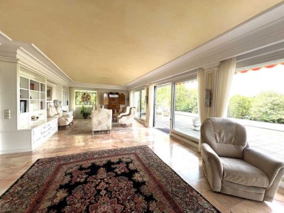 Exklusives, großzügiges Penthouse mit 2 Garagen und großer, sonniger Panoramaterrasse in Traum