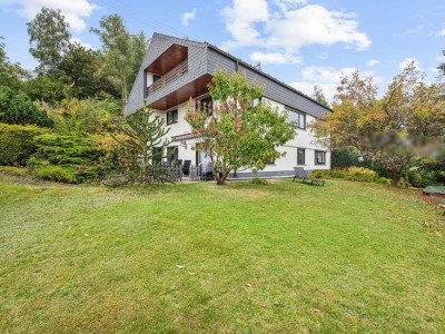 Großzügiges Zwei- bis Dreifamilienhaus mit Talsperrenzugang in Hilchenbach auf Erbpachtgrundstück