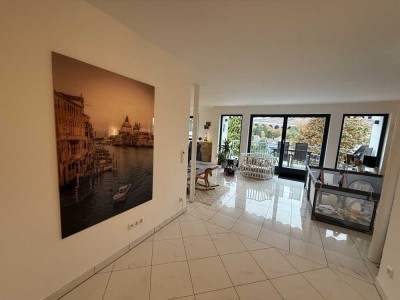 * Highlight * Top * 4 Zi-Wohnung in bester Lage mit Sonnenbalkon in Niedernhausen!