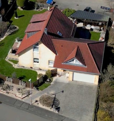 Großzügiges EFH lädt zum entspannten Wohnen und Relaxen ein, überzeugen Sie sich selbst! VB!