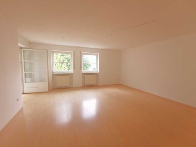 Attraktive, gepflegte 3-Zimmer-Erdgeschosswohnung in zentraler und ruhiger Lage in Eggenfelden