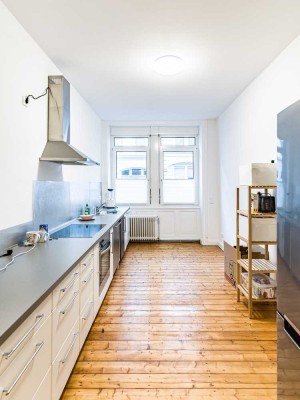 *Paul & Partner* ALTBAU-ERDGESCHOSSWOHNUNG IN ZENTRALER LAGE VON WIESBADEN MIT EINBAUKÜCHE !