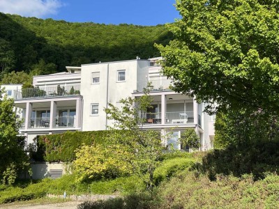 Eigentumswohnung mit 2,5 Zimmer, großer Terrasse, TG-Stellplatz und Blick auf die schwäbische Alb