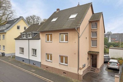 Grosses Zweifamilienhaus mit Garten in bester Lage von Hürth-Efferen