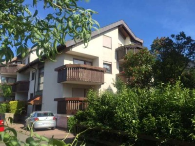 Charmante 2-Zimmer-Atelierwohnung mit EBK und sonnigem Balkon an EINZELPERSON