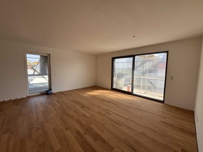Erstbezug: 2 Zi.-Whg. mit Einbauküche und Balkon in Taufkirchen (nahe S-Bahn) ab 12/2025