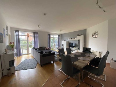 3 Zimmer Erdgeschoss, Terrasse mit Garage