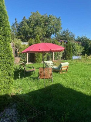 Von Privat: Einfamilienhaus mit Einliegerwohnung und schönem Garten