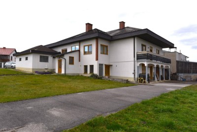 AUSBAUFÄHIGES HAUS MIT GROSSEM GRUNDSTÜCK
