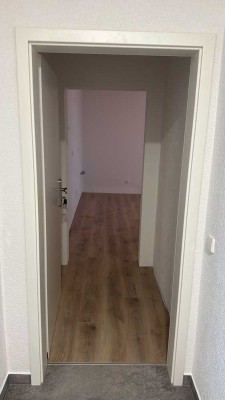 Moderne 2-Zimmer-Wohnung in frisch saniertem Mehrfamilienhaus