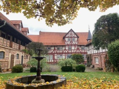 Helle 4-Zimmer-Wohnung: Leben im historischen Gebäude